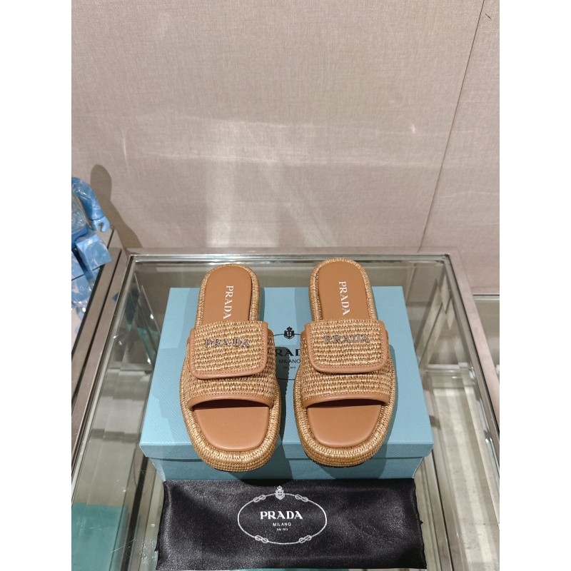 Pra*a slippers